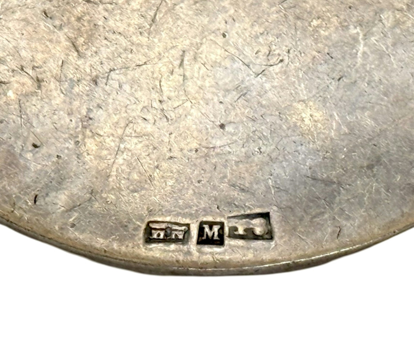 Silver Brosch, miniatyrmålning på porslin, signerad G.W.