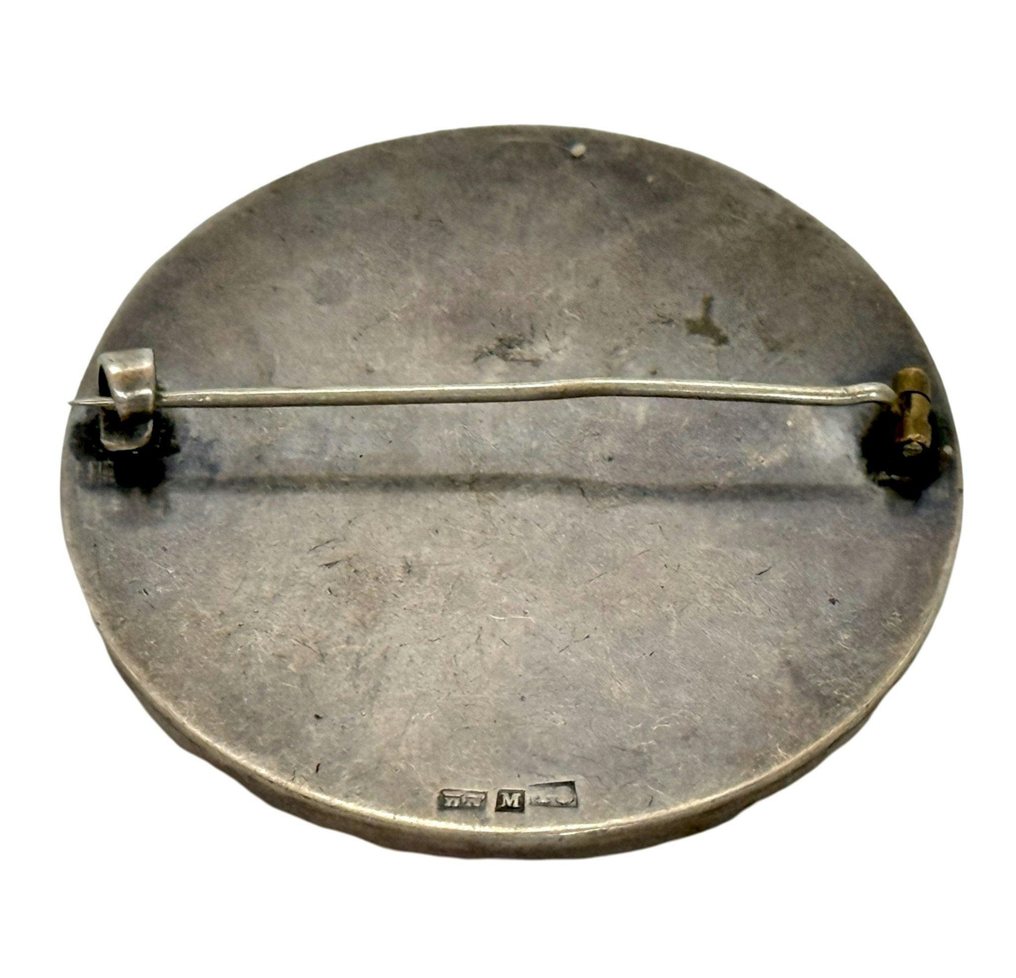 Silver Brosch, miniatyrmålning på porslin, signerad G.W.