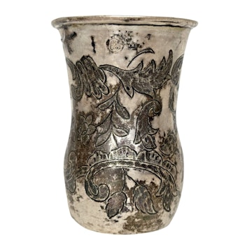 CUP, hopea, 1700-luku, koristelu kukilla ja lehdillä, leimattu