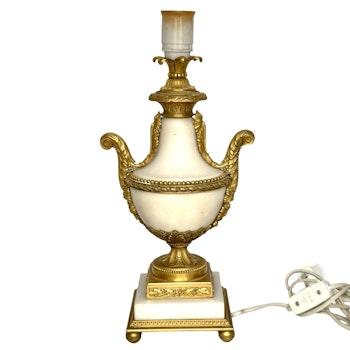 Antiikki pöytävalaisin, kullattua messinkiä ja valkoista marmoria, Louis XVI -tyyli, Ranska