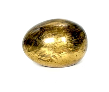 Carl II Auböck (Itävalta, 1900-1957) Munan muotoinen veistos, messinki, signeerattu