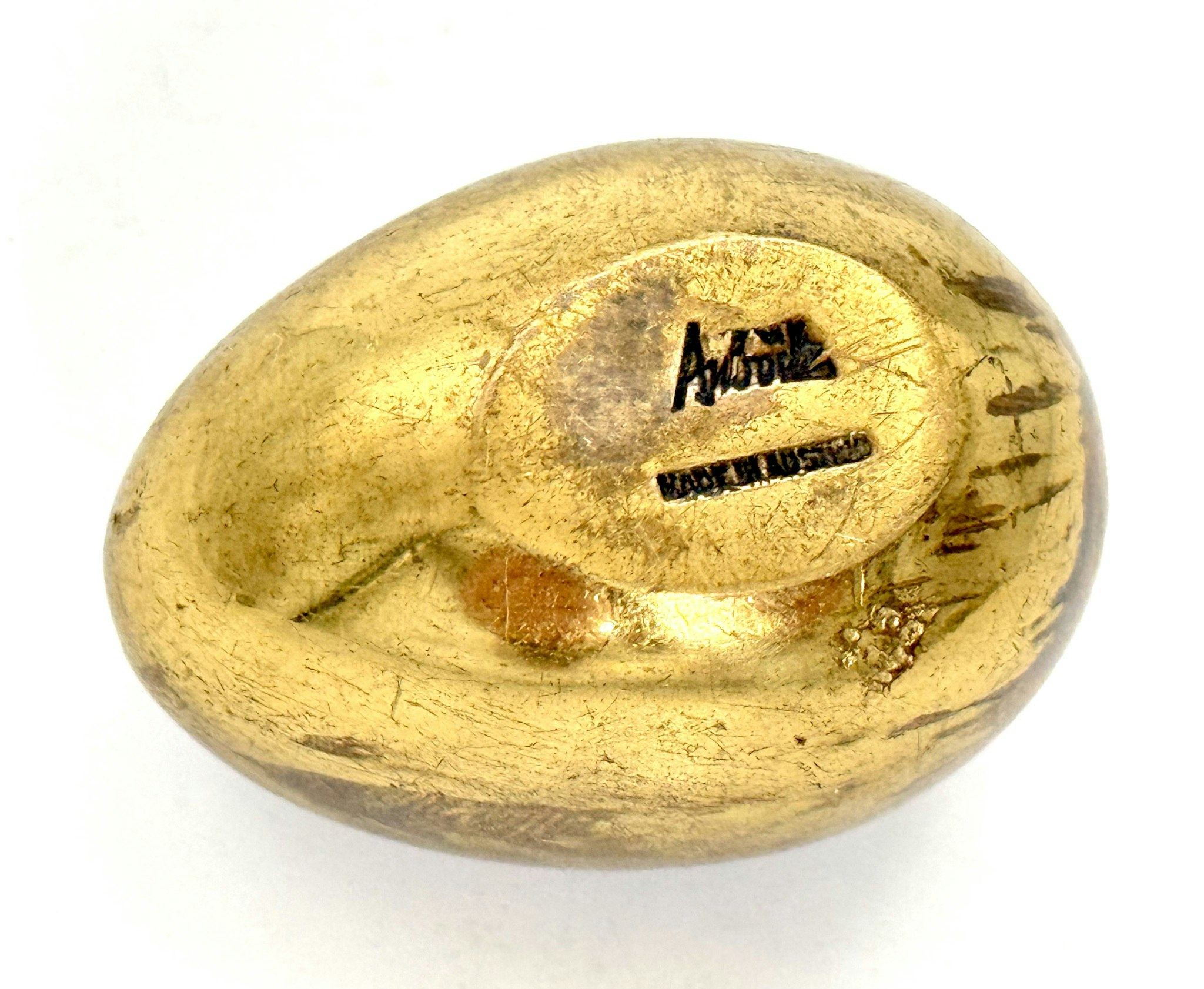 Carl II Auböck (Österrike, 1900-1957) Skulptur i form av ägg, Mässing, signerad