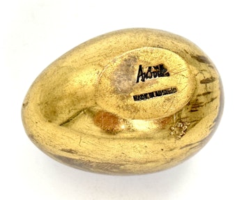 Carl II Auböck (Austria, 1900-1957) Sculpture in the shape of an egg, Brass, signed