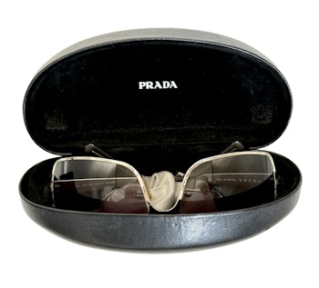 Prada SPR 60F aurinkolasit, Italia