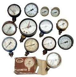 13 st, Manometer / Mätare / Tryckmätare