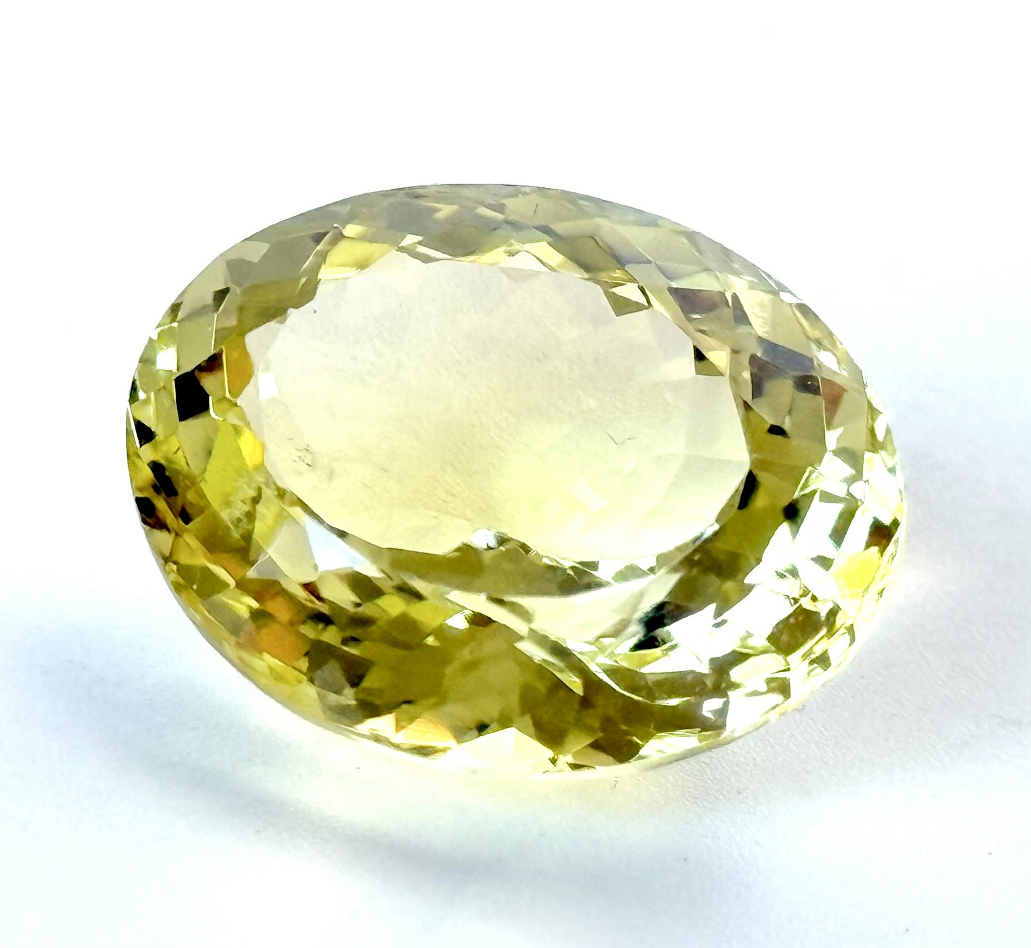 23.00 Karat naturlig obehandlad Citrin med certifikat