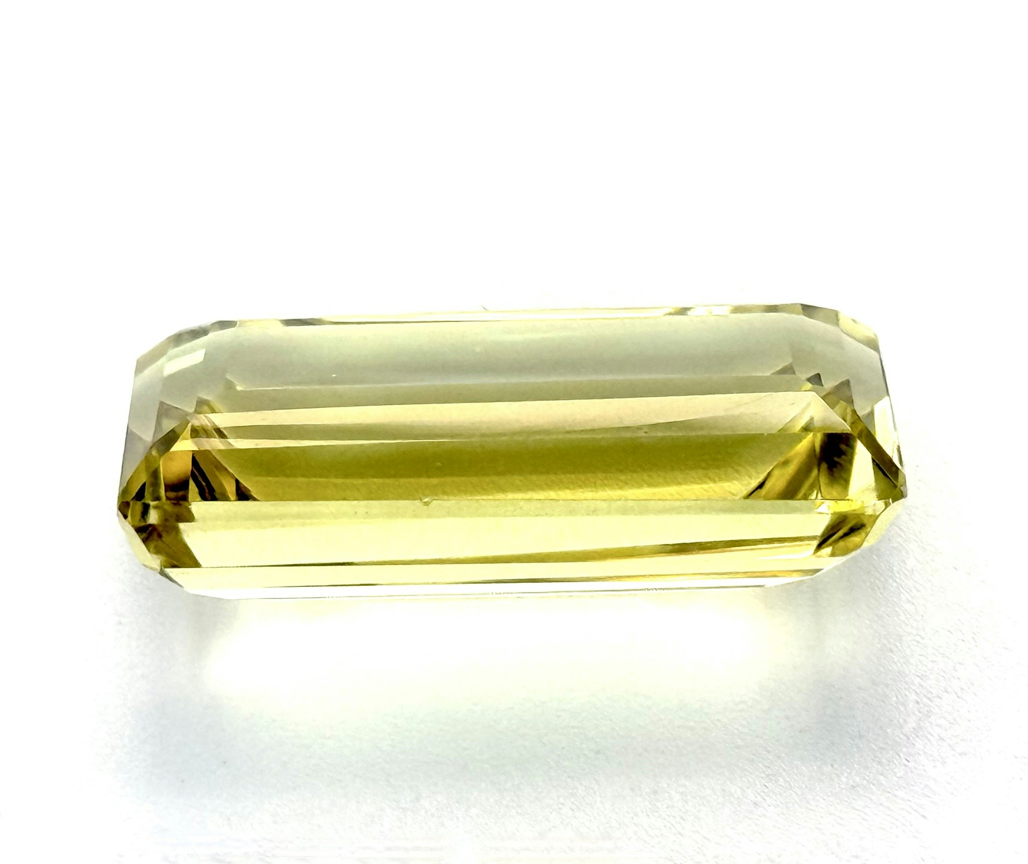 25.95 Karat naturlig obehandlad Citrin med certifikat