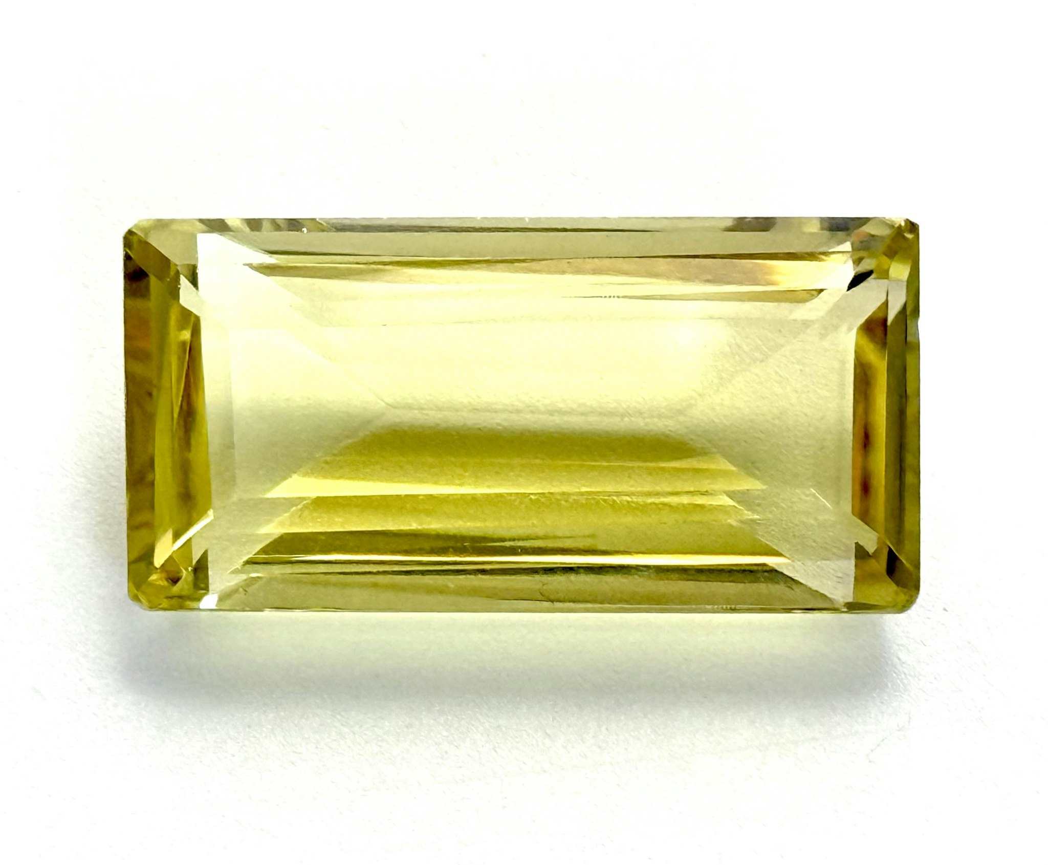 25.95 Karat naturlig obehandlad Citrin med certifikat