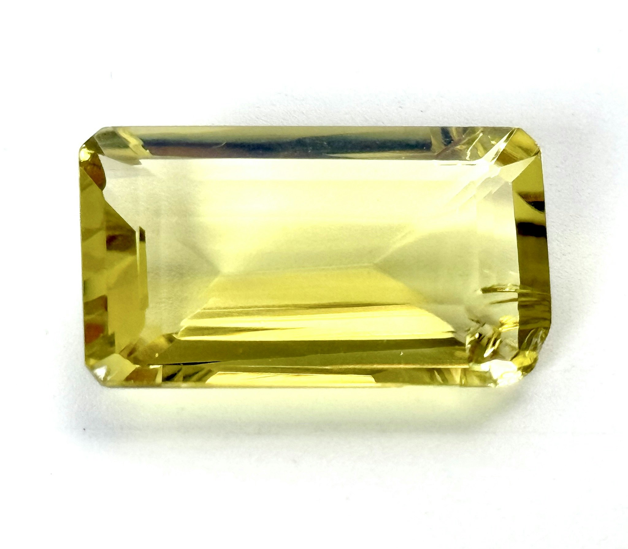 23.96 Karat naturlig obehandlad Citrin med certifikat