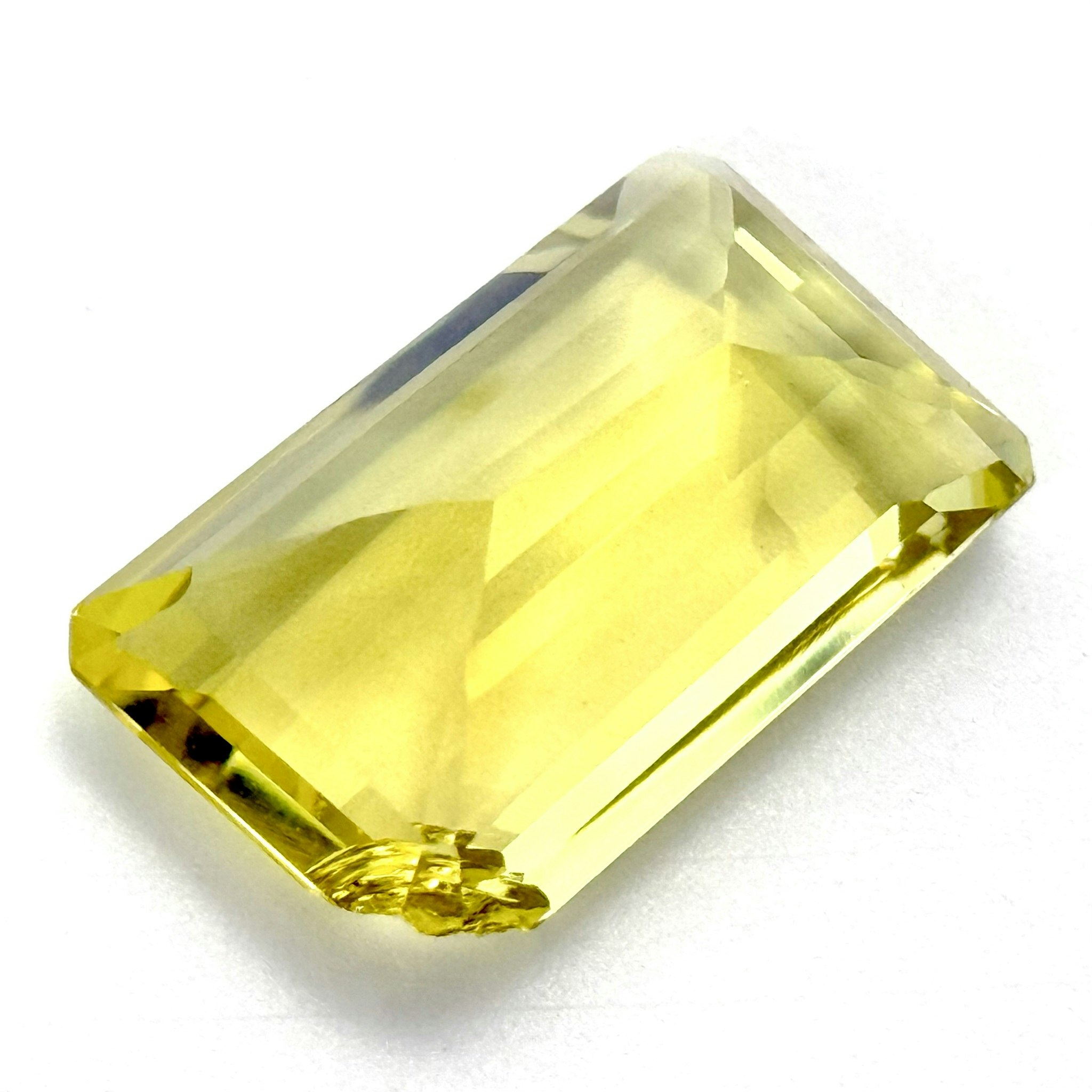 23.96 Karat naturlig obehandlad Citrin med certifikat