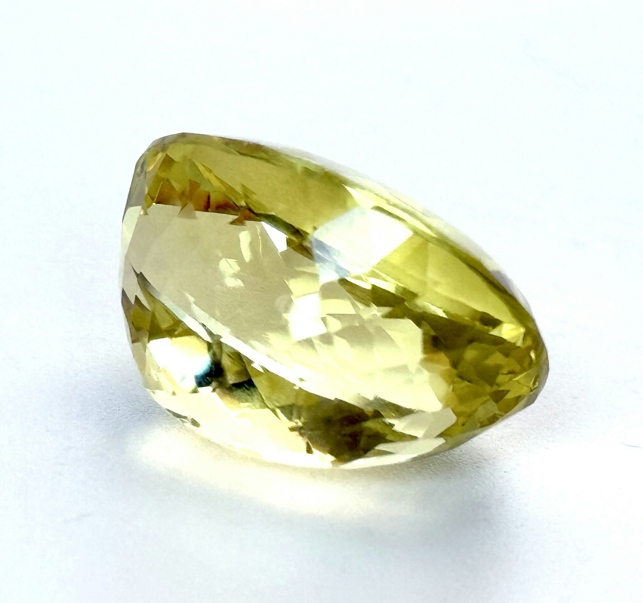 26.87 Karat naturlig obehandlad Citrin med certifikat