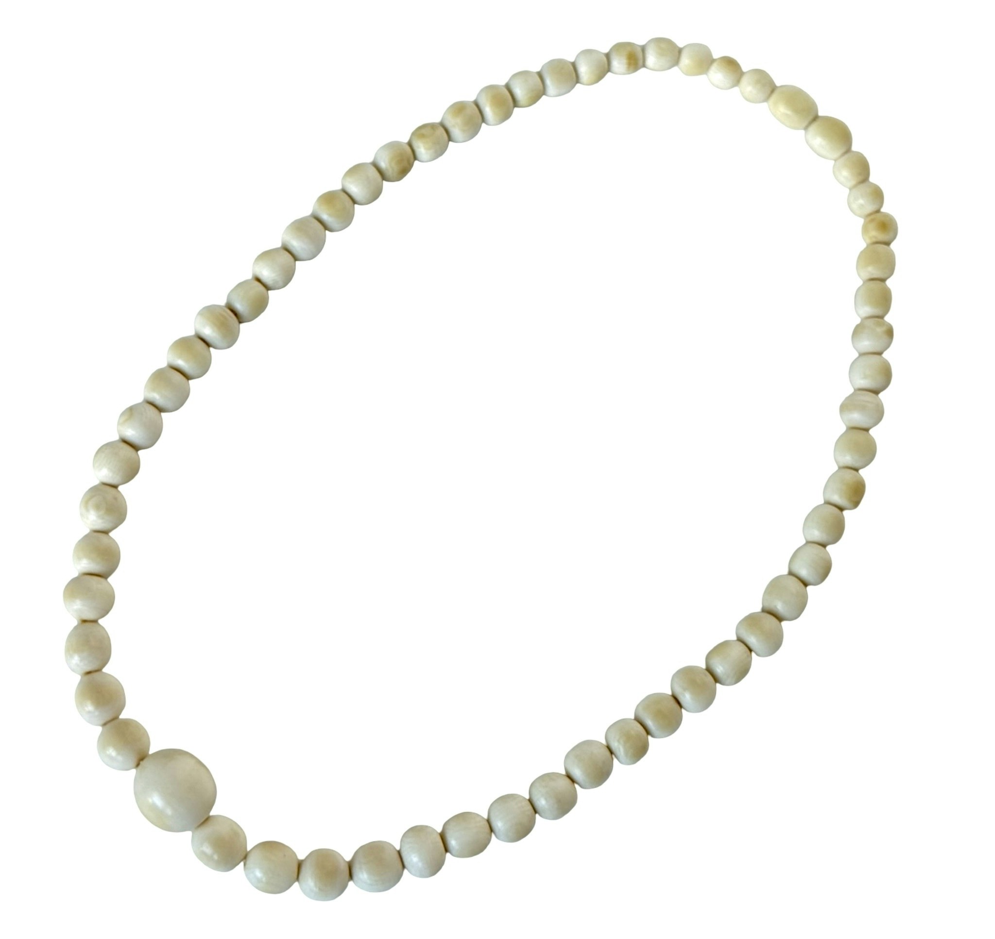 Antik halsband av elfenben, 1800-talet