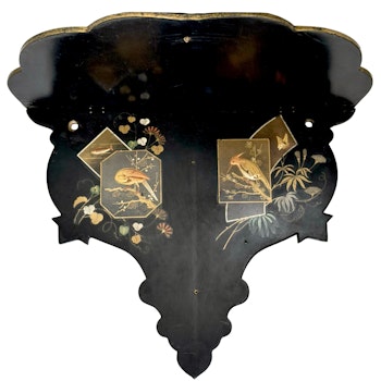 Étagère murale japonaise antique peinte à la main sur laque noire