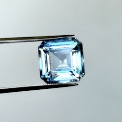 5.50 Karat naturlig blå Topas