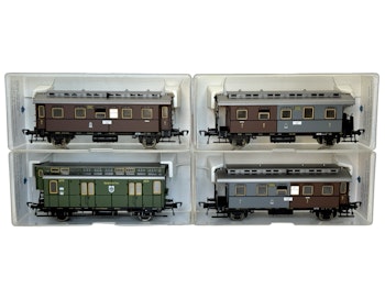 4 kpl, Fleischmann 5811, 5812, 5813, 5814 H0-mittakaava, pienoismallivaunut