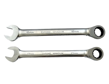 2 st,Ringnyckar Vanadium med spärrfunktion, 17 & 18 mm