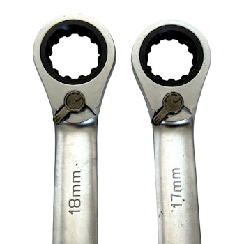 2 st,Ringnyckar Vanadium med spärrfunktion, 17 & 18 mm