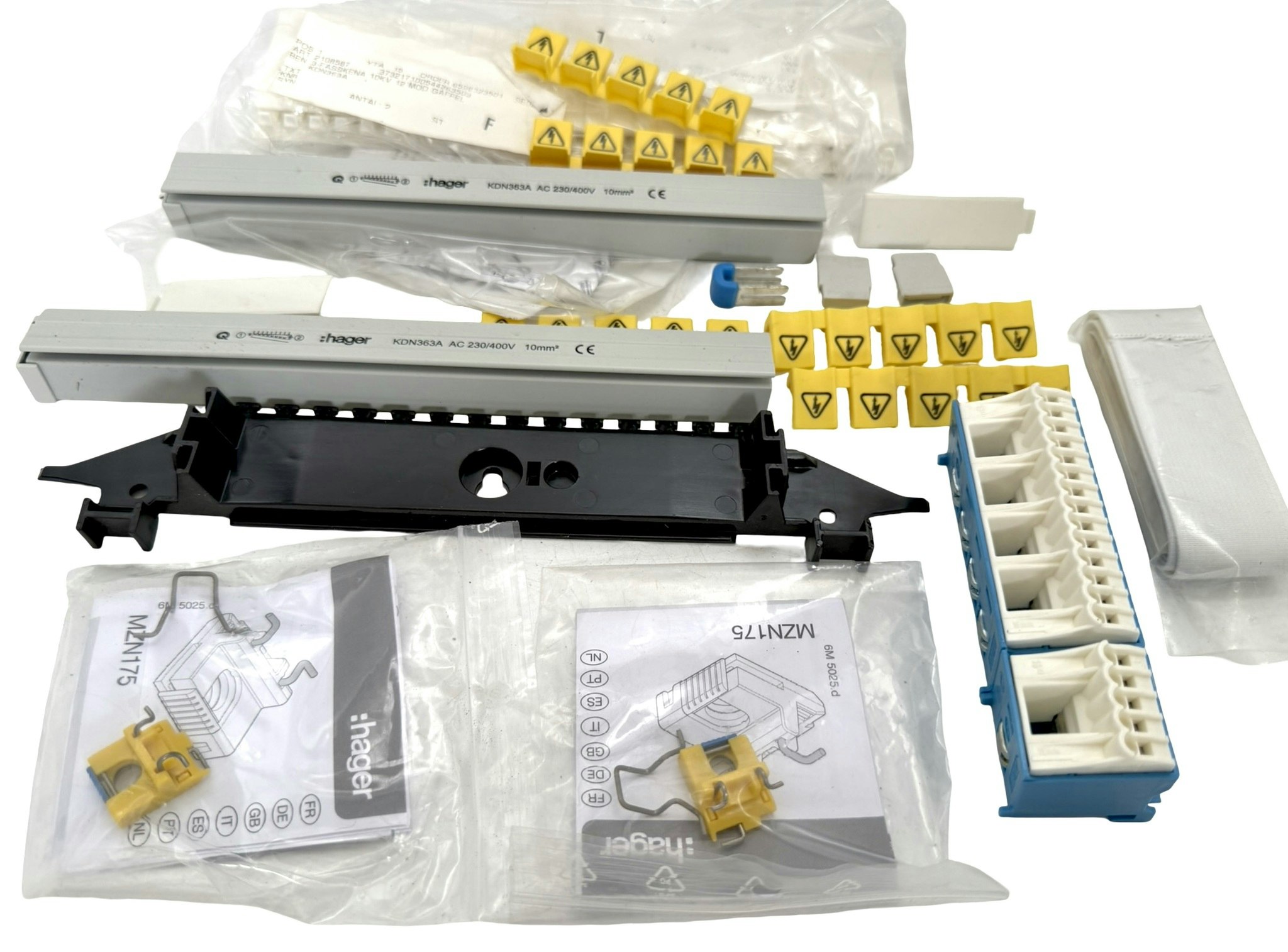 Hager Hager MZN175 - Fasskena, Fiberoptisk kontakt och panel m.m.