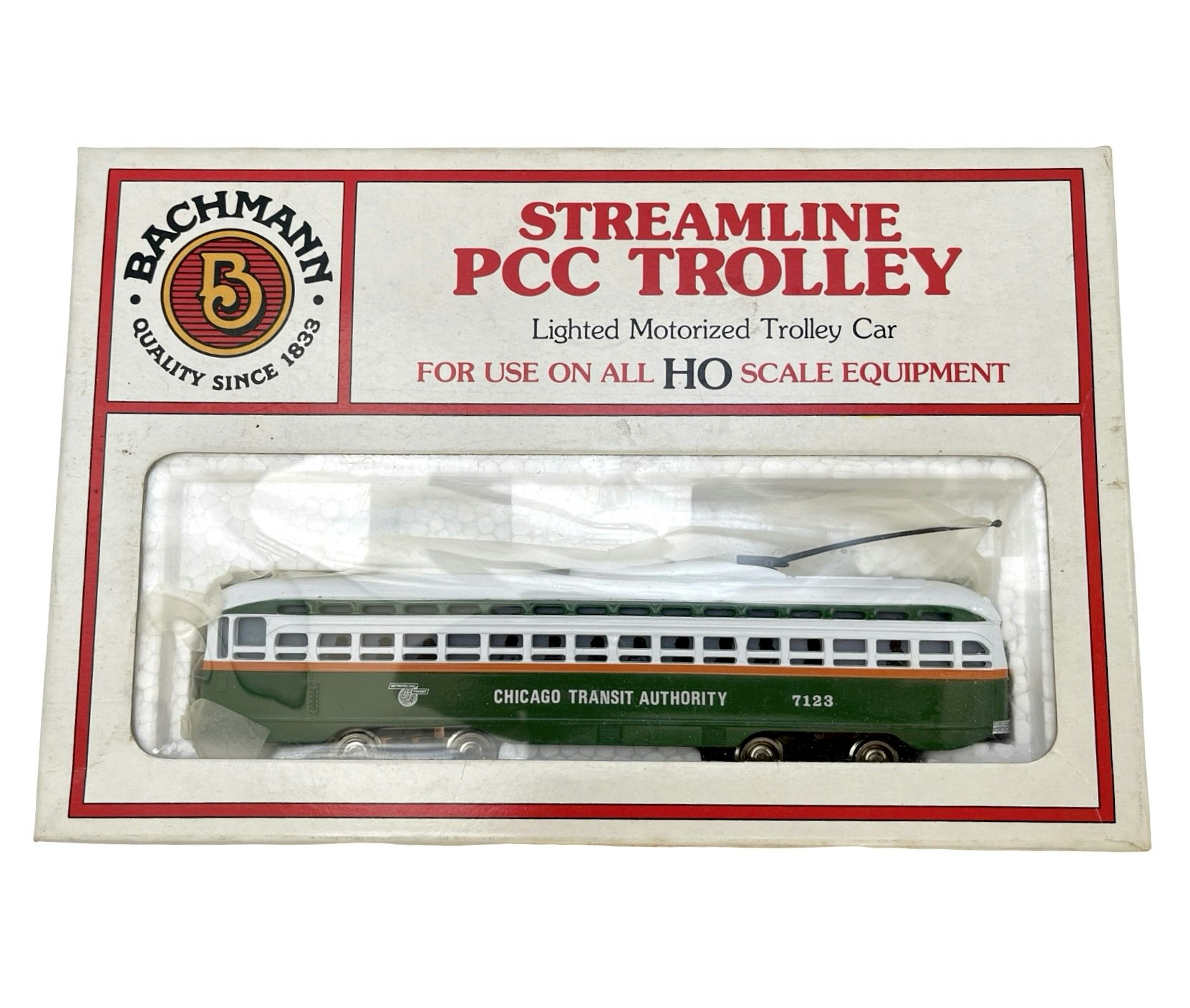2 Bachmann HO skaka - Chicago Transit 41-629 & Market Street 1310