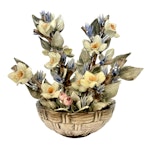 Borddekorasjon, porselen, formet som blomster, Capodimonte, Mollica, Italia