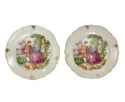 7 szt. małych porcelanowych talerzyków w stylu vintage z romantycznym motywem