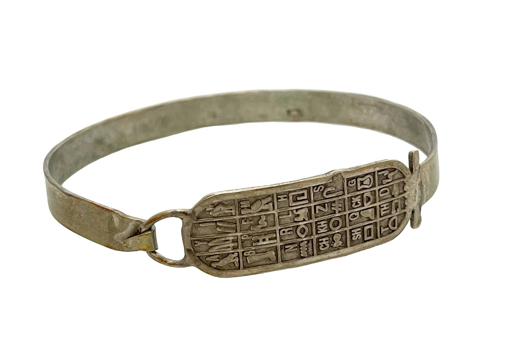 Egyptiskt silverarmband med hieroglyfer