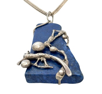 Vintage sterling silver necklace with lapis lazuli