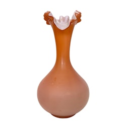 Vaso antico vittoriano in vetro sfumato color albicocca, soffiato a mano