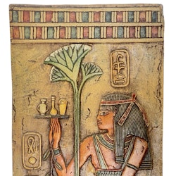 Väggrelief / Väggplakett föreställande en egyptisk Isis kunst, stengods