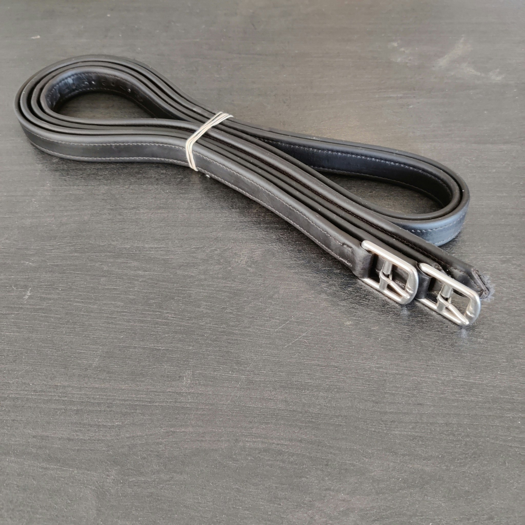 Svarta dubbelsydda stigläder 155 cm Equipe