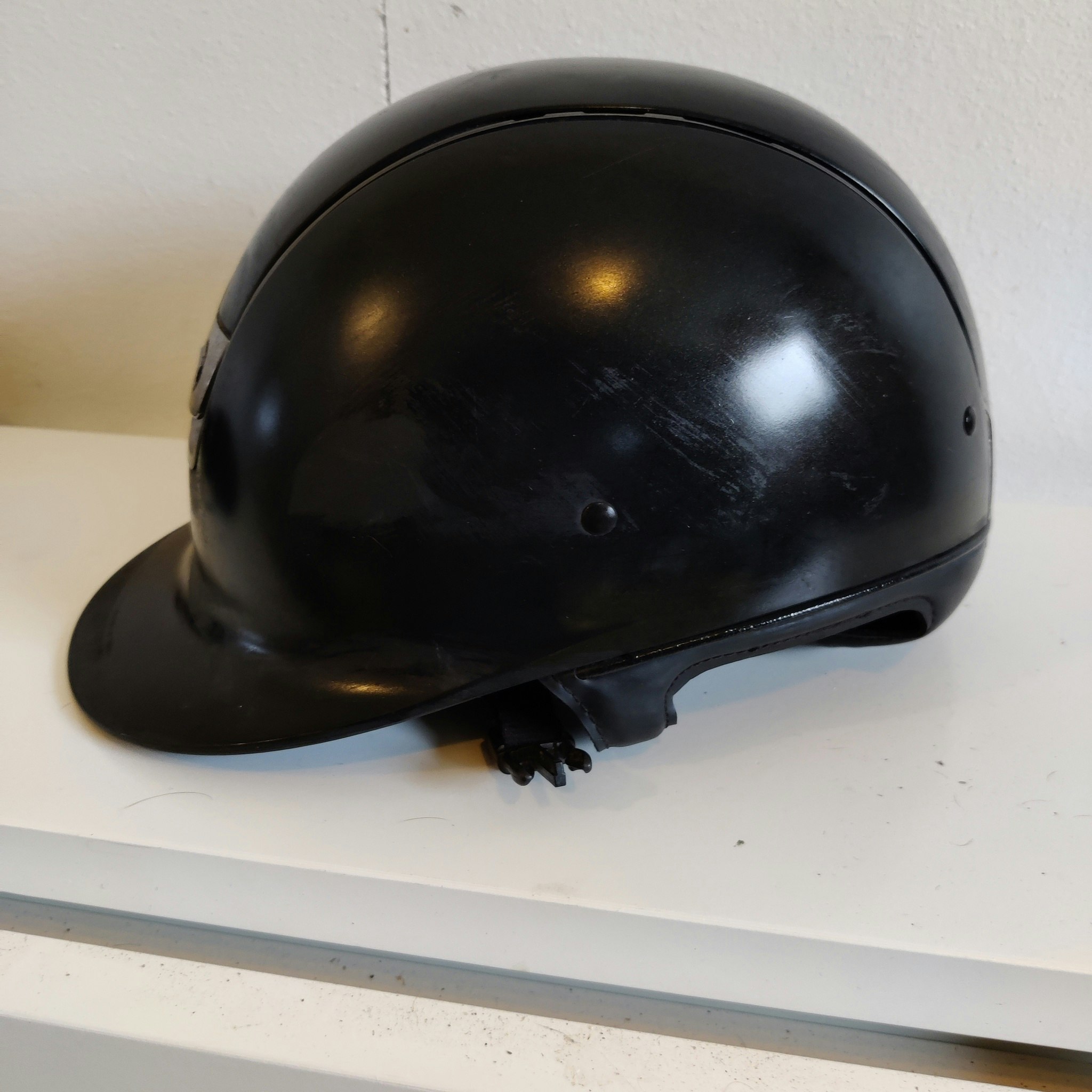 Svart hjälm 55-58/medium SAMSHIELD