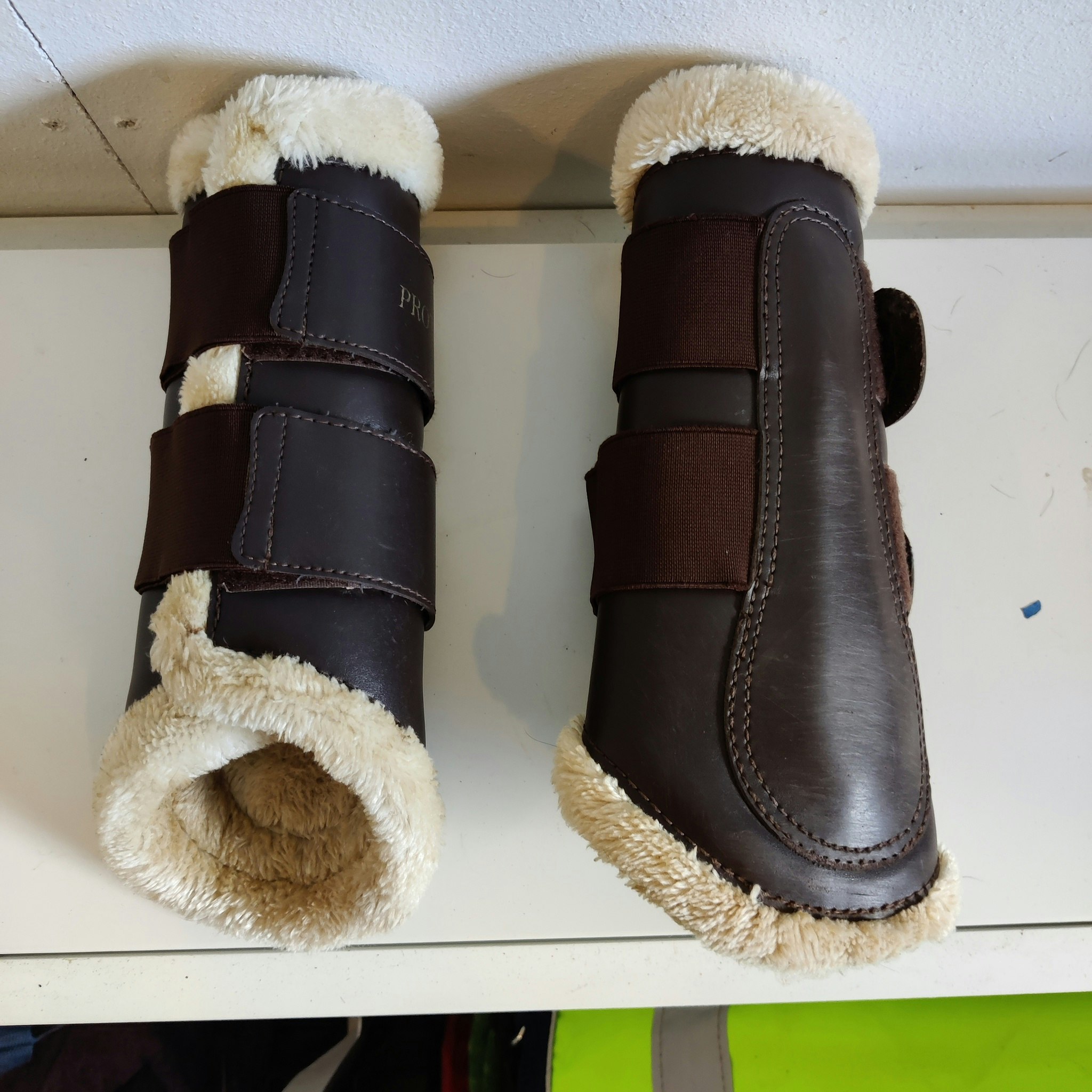 Bruna fluffdamasker FULL Protector