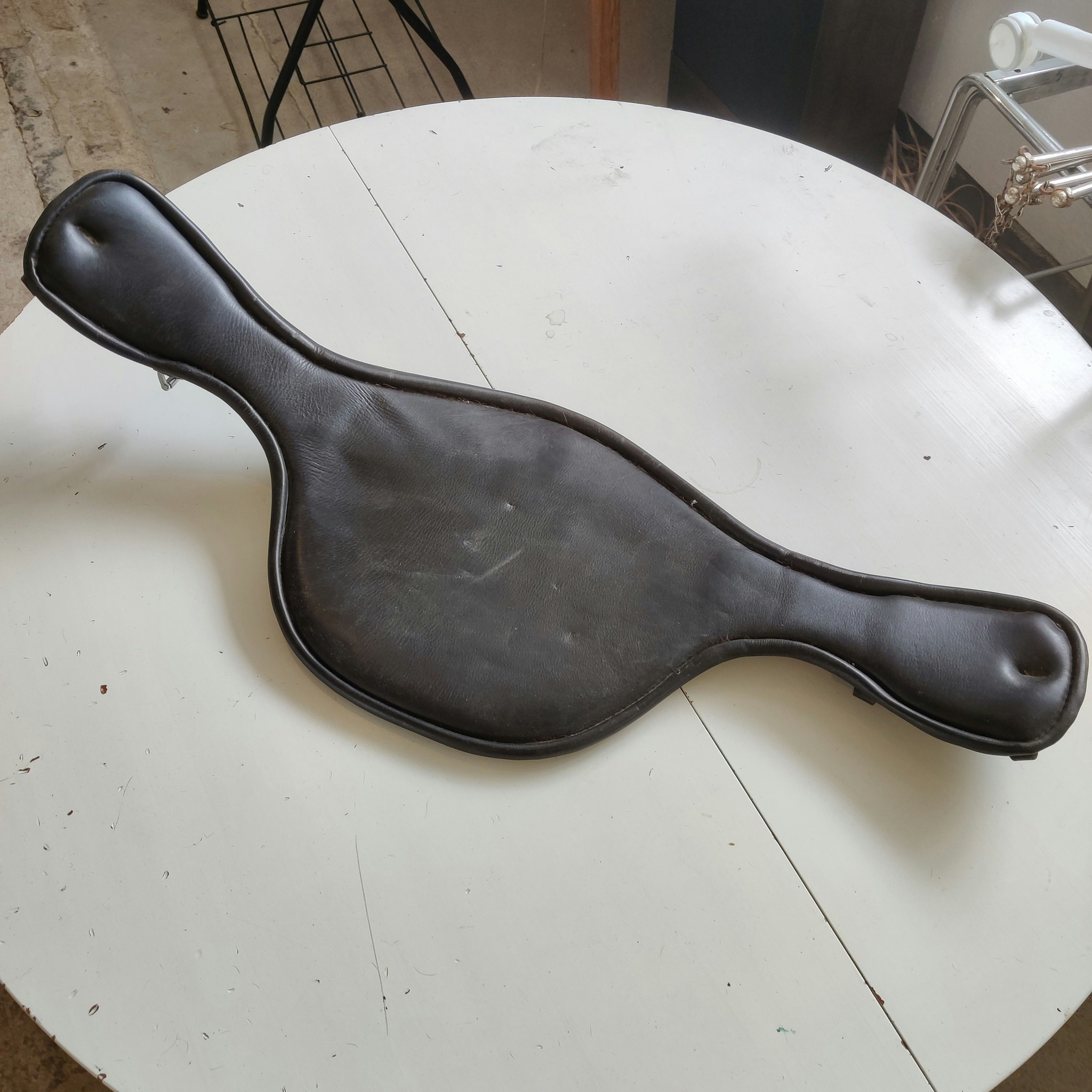 Mörkbrun sadelgjord 75 cm
