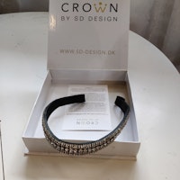 Svart pannband Crown FULL