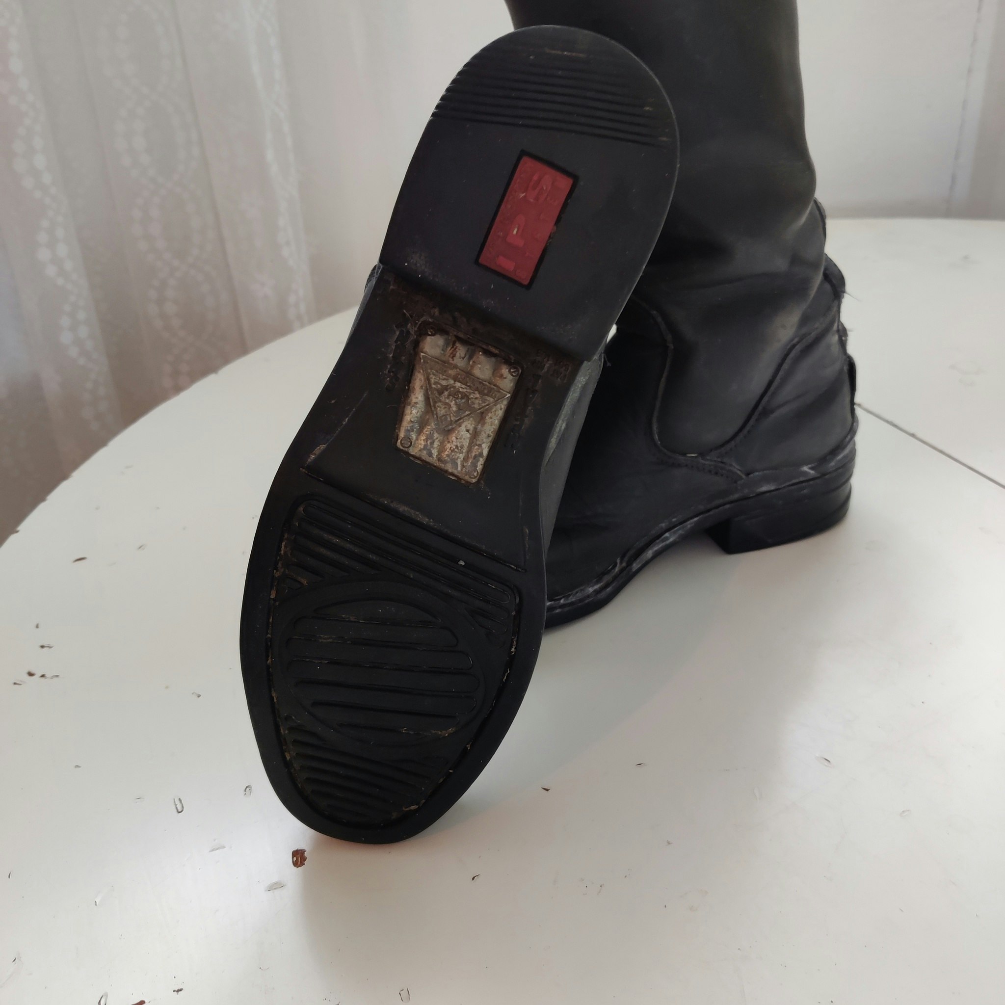Svarta ridstövlar Mountain Horse strl 38 normal skaftvidd