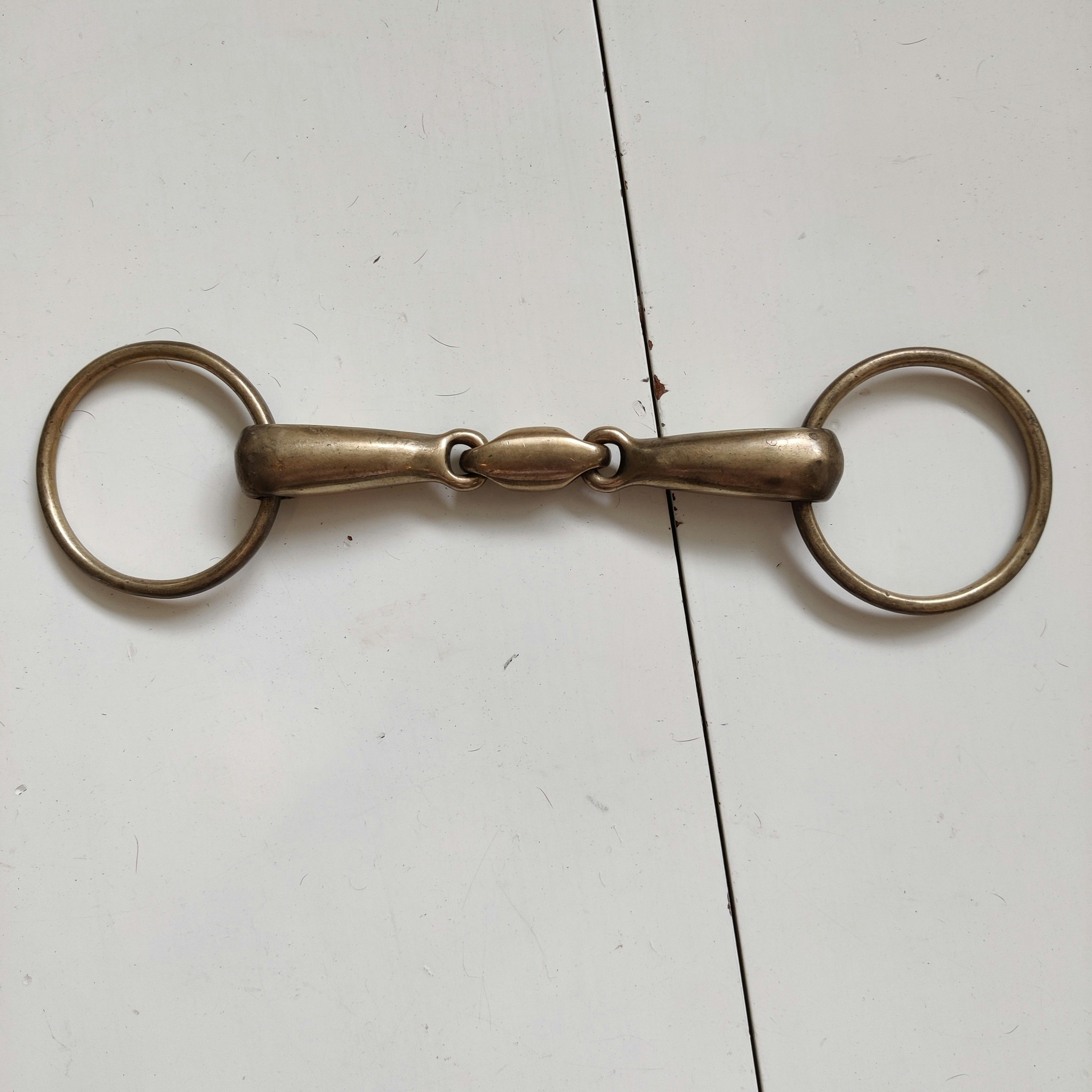 Tredelat tjockt mässingsbett 15 cm