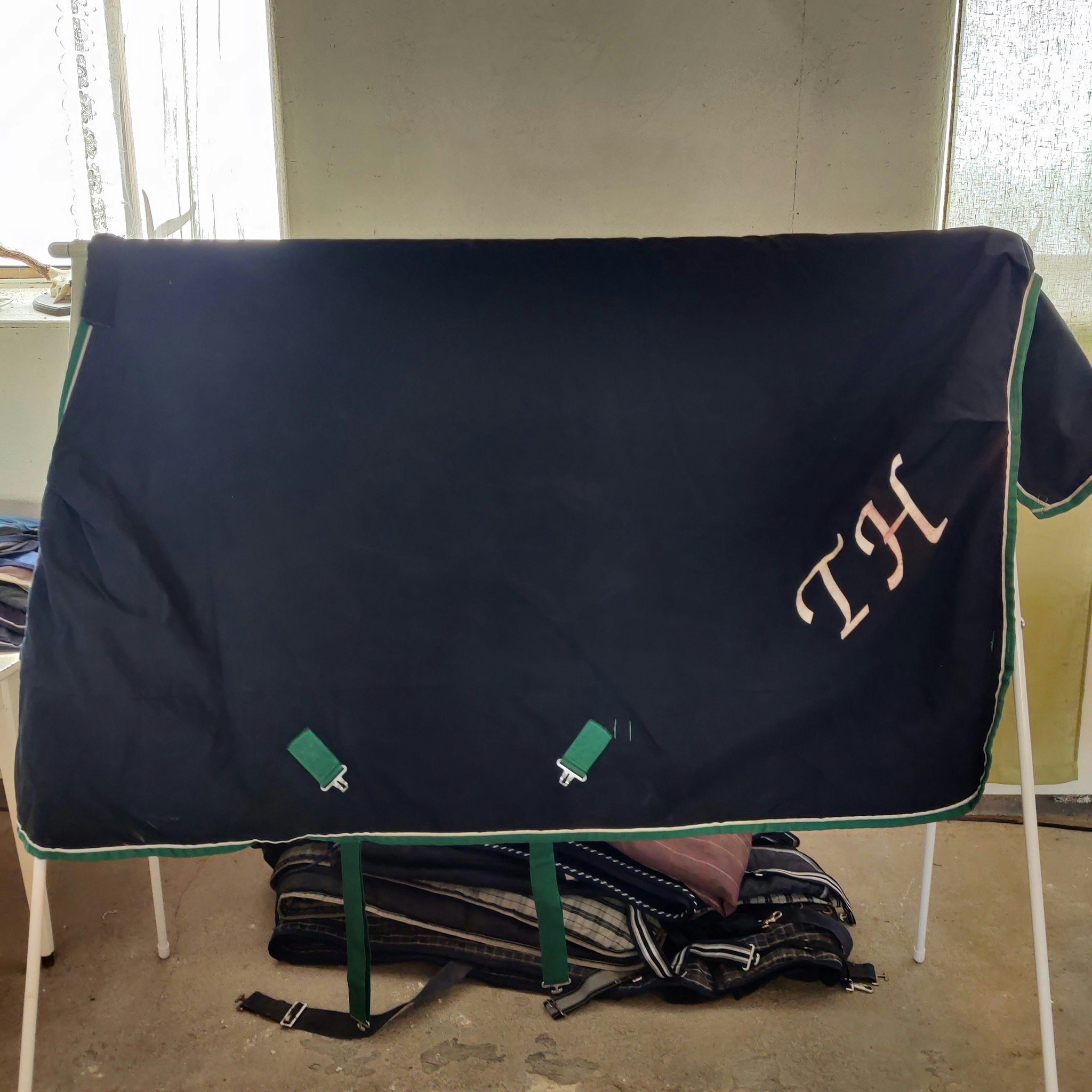 Blått stalltäcke 145 cm ca 300 g