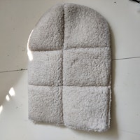 Vit sadelpadd teddy FULL