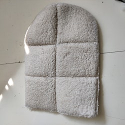 Vit sadelpadd teddy FULL