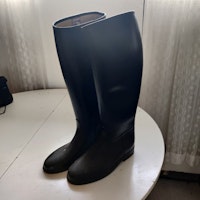 Svarta konstläderridstövlar Dafna strl 40