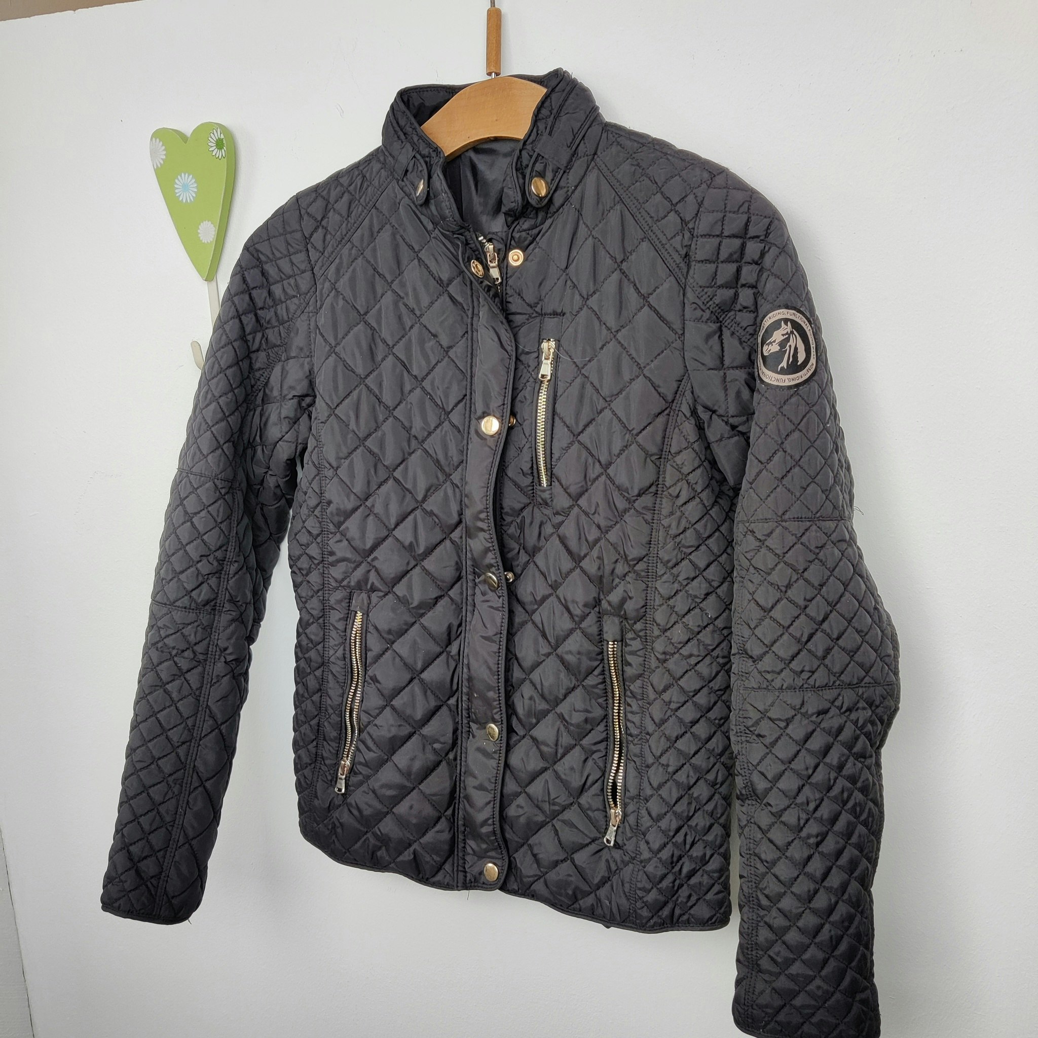 Svart quiltad jacka 170 cl Rosetti