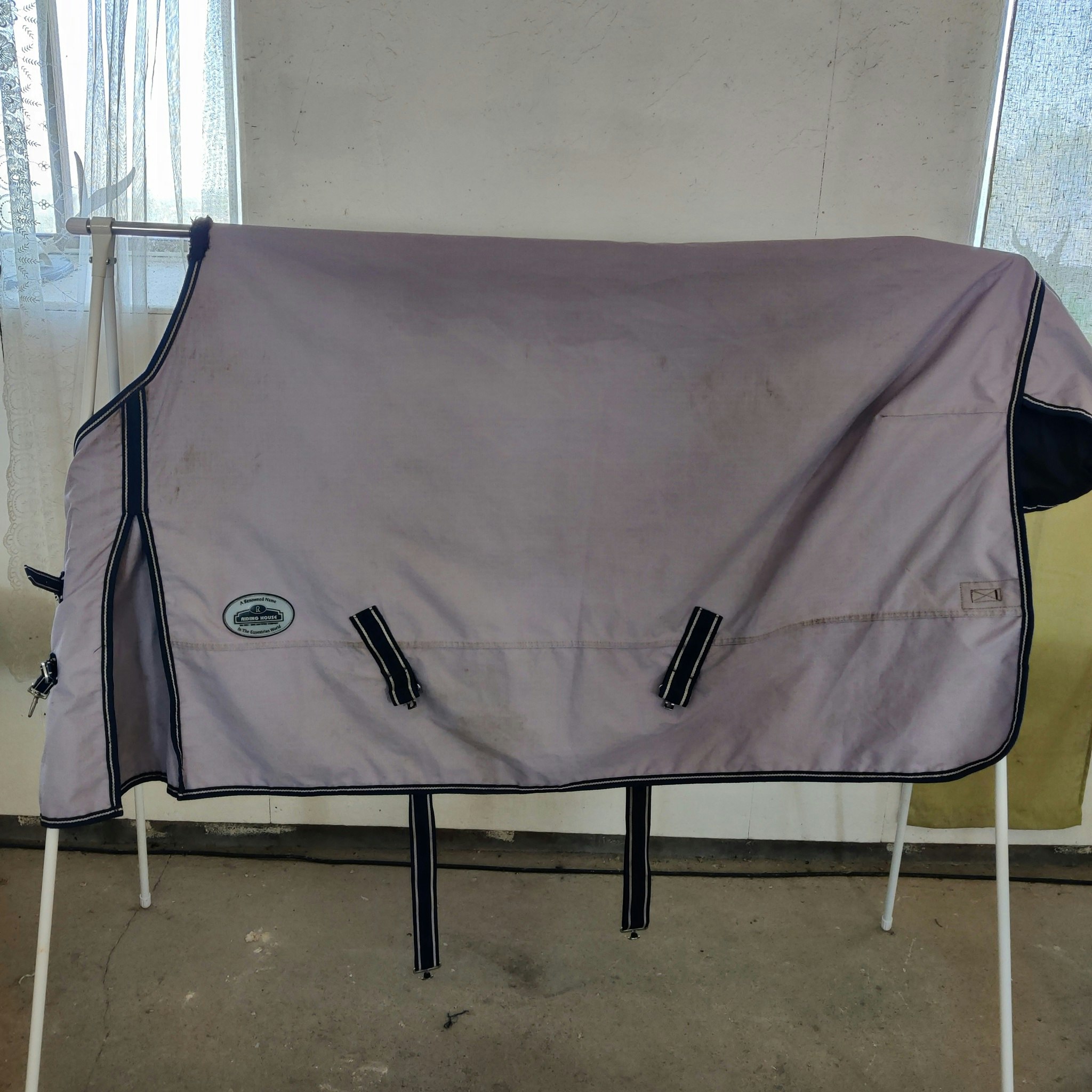 Grått regntäcke 135 cm Riding House