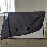 Grått stalltäcke 125 cm ca 150 g HKM