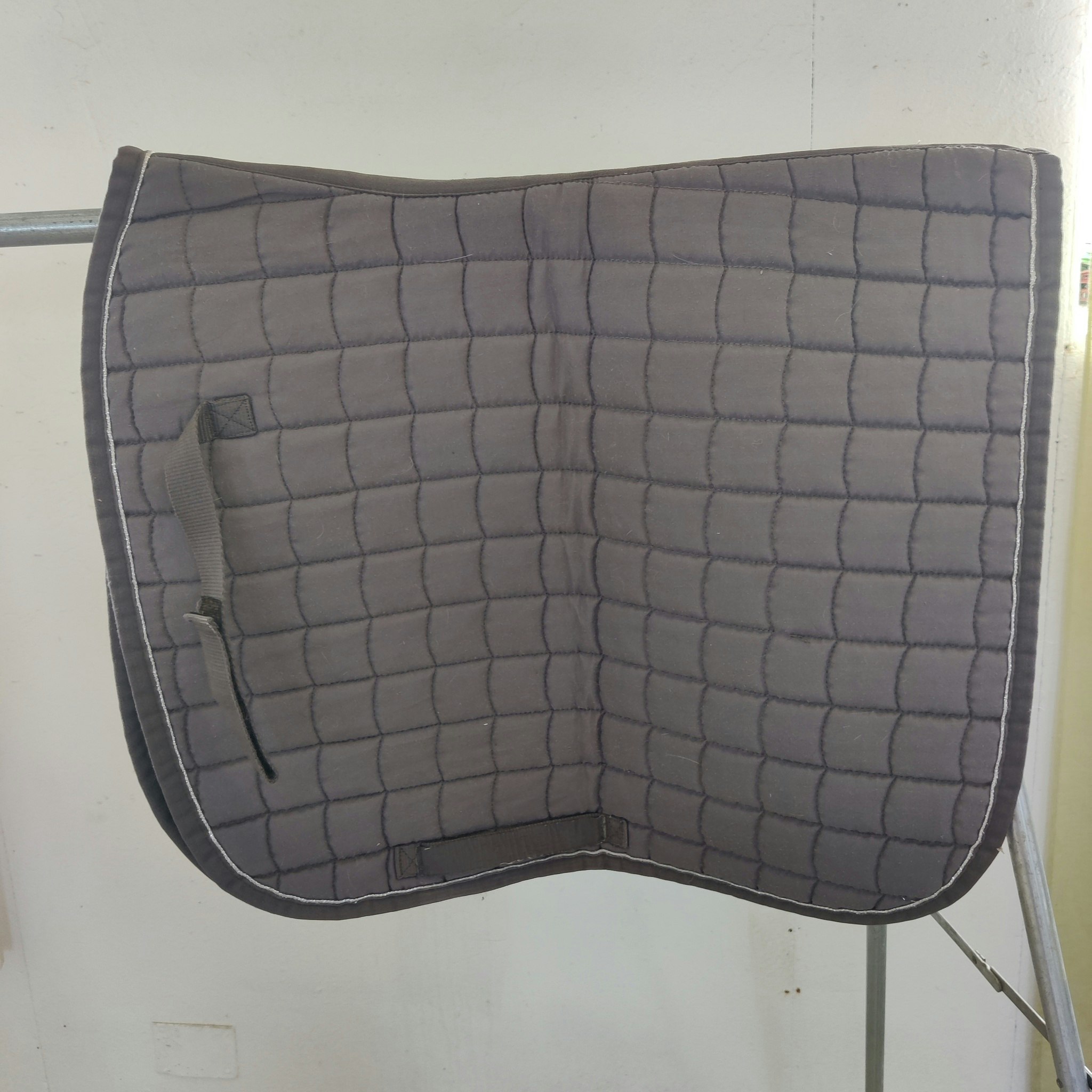 Grått dressyrschabrak FULL