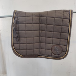 Grått dressyrschabrak Hansbo FULL