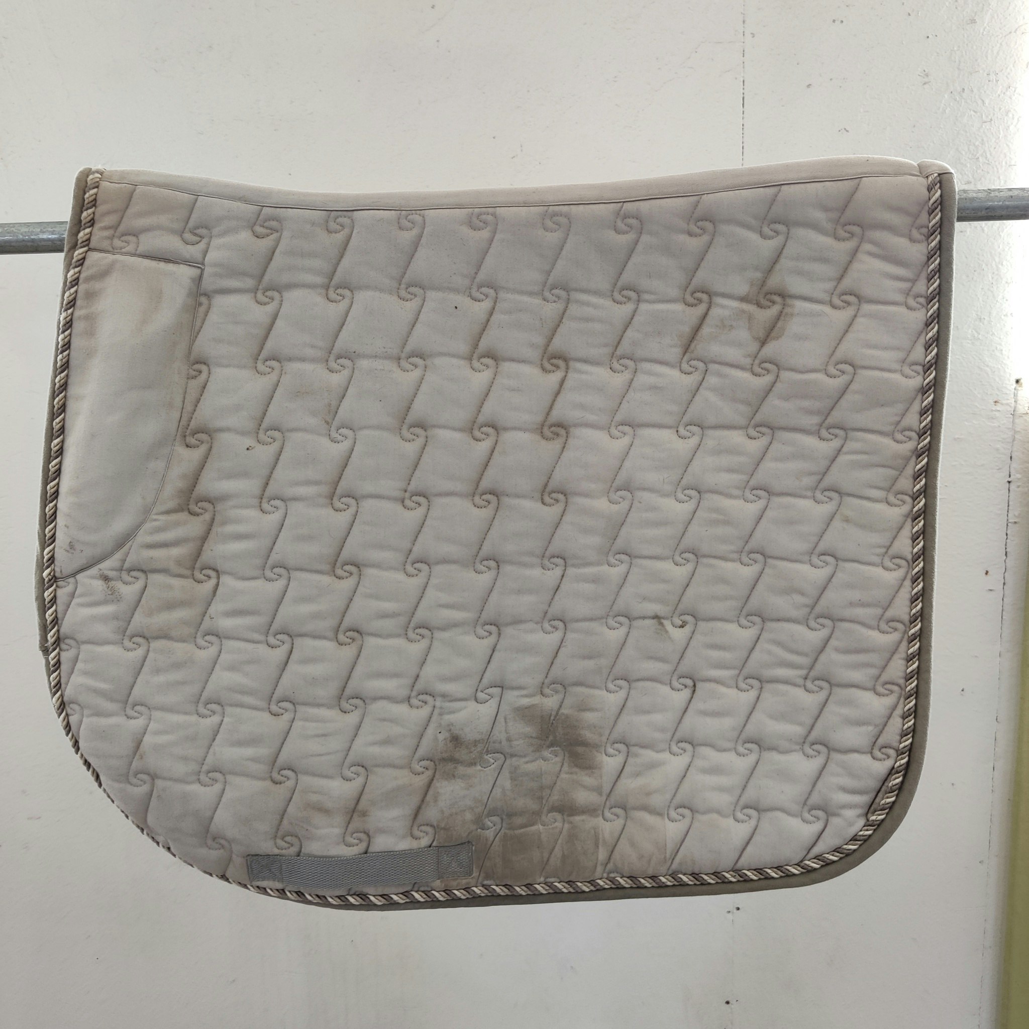 Grått dressyrschabrak FULL