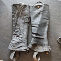 Svarta shortchaps SMALL