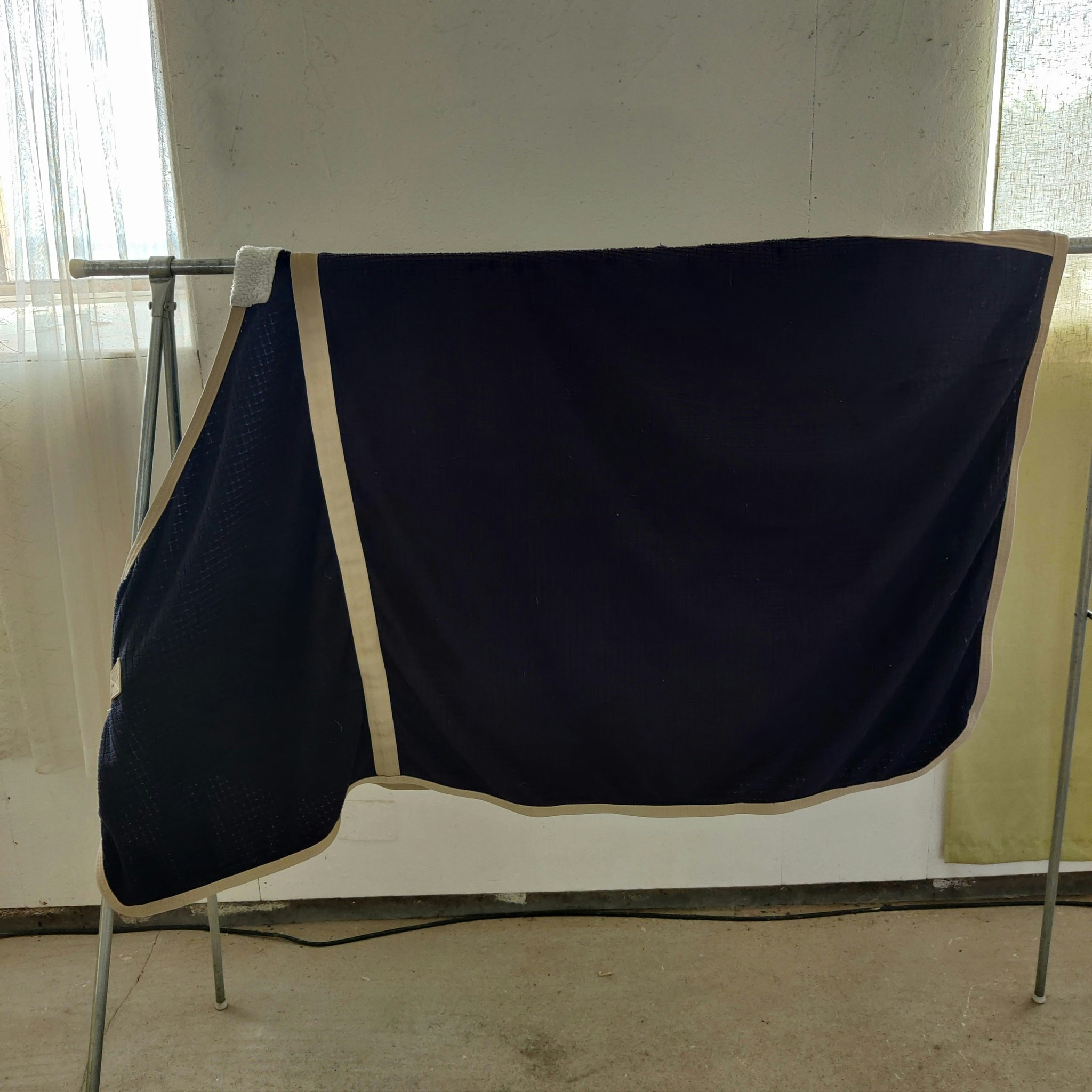 Blått fleecetäcke 115 cm