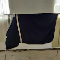 Blått fleecetäcke 115 cm