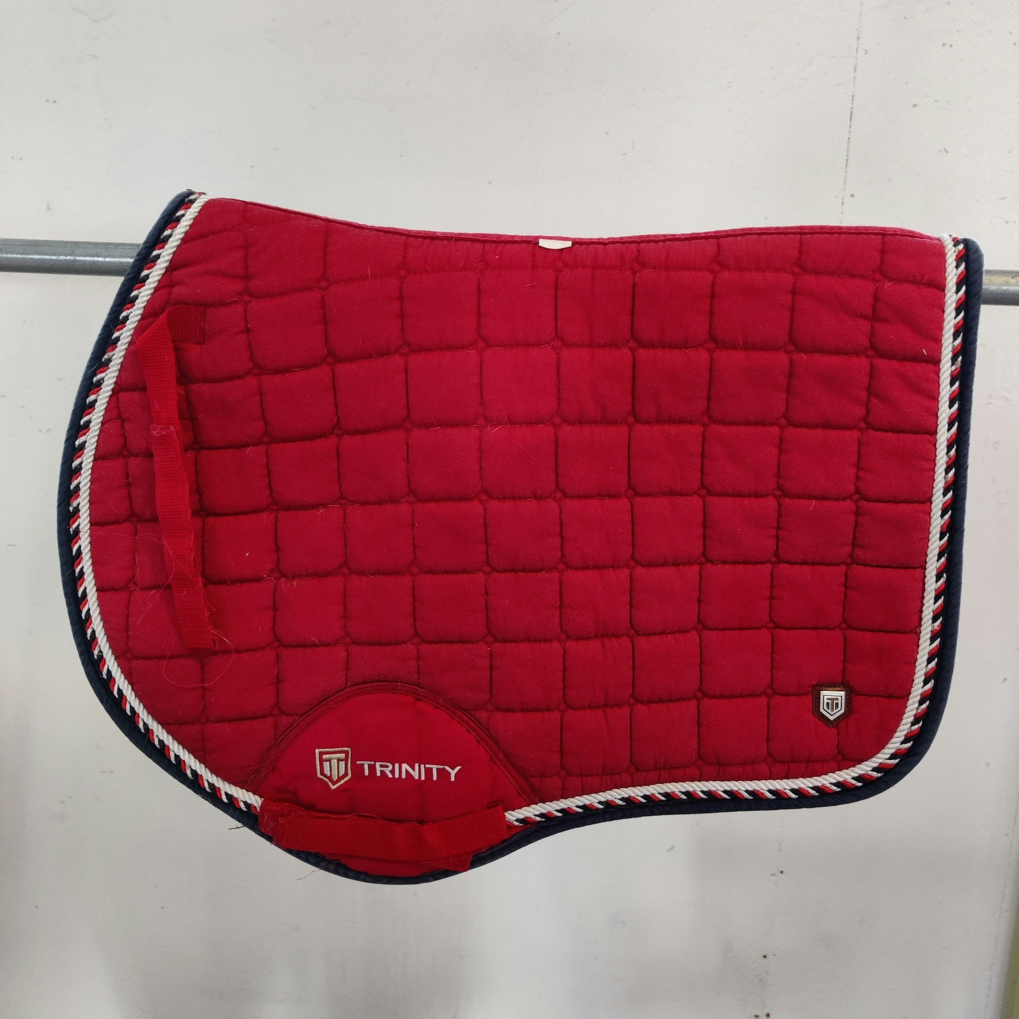 Rött schabrak Trinity COB